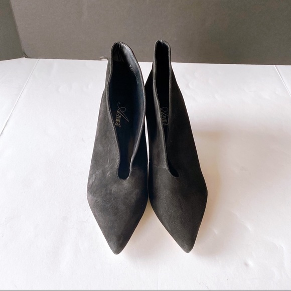 Azura Flaviada Plunge Vamp Bootie US7 ($120) - Picture 2 of 6